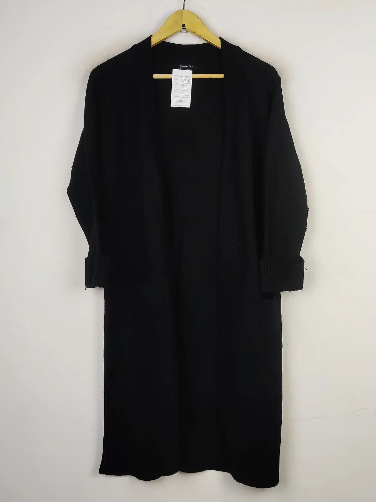 Buy online pre-used pre-loved 100% authentic & Original branded Massimo Dutti (LC-4842) available in Pakistan. Top international brands avilable.