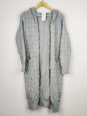 Buy online pre-used pre-loved 100% authentic & Original branded Unknown Brand (LC-4929) available in Pakistan. Top international brands avilable.