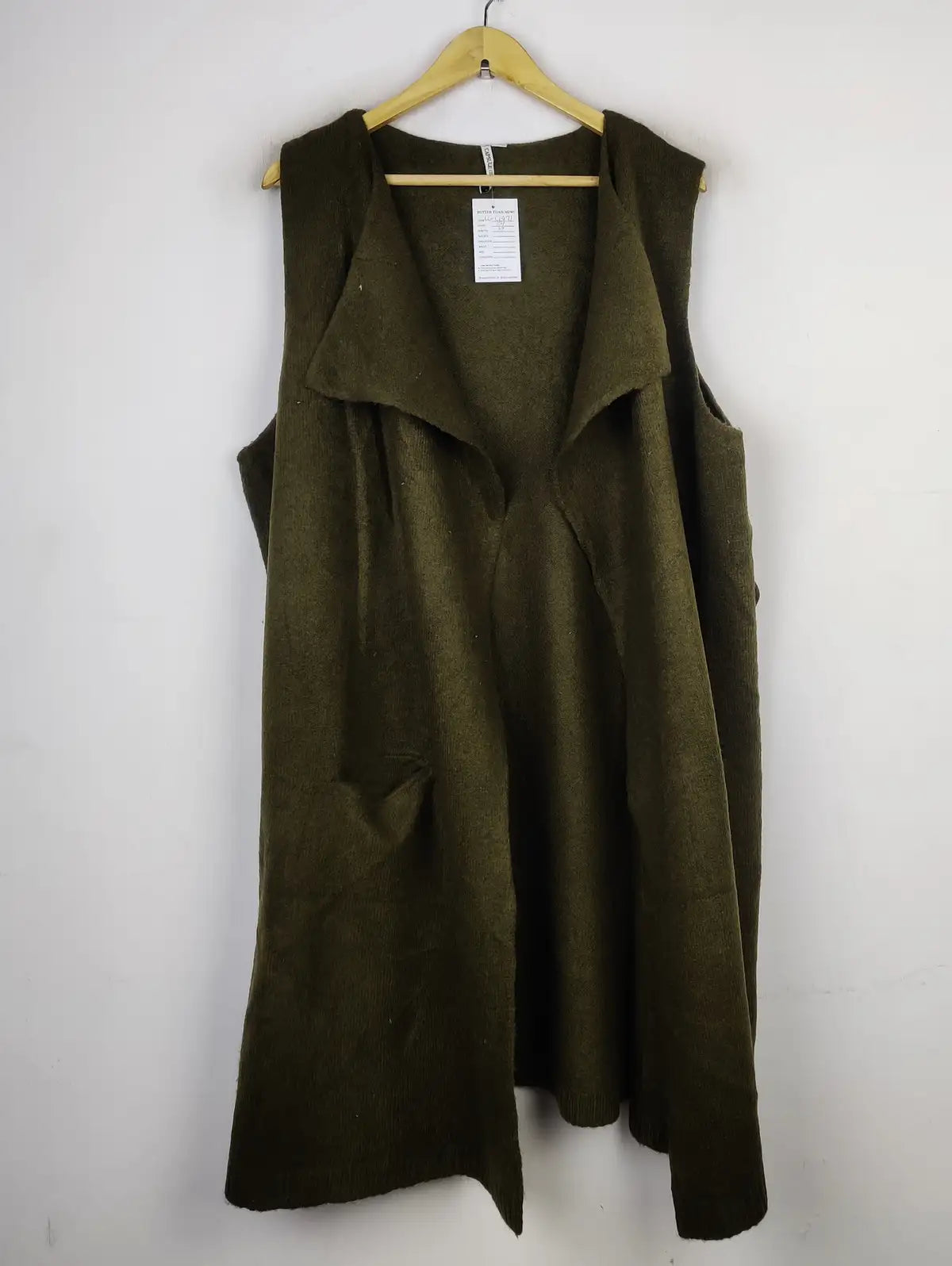 Buy online pre-used pre-loved 100% authentic & Original branded Capsule (LC-4971) available in Pakistan. Top international brands avilable.