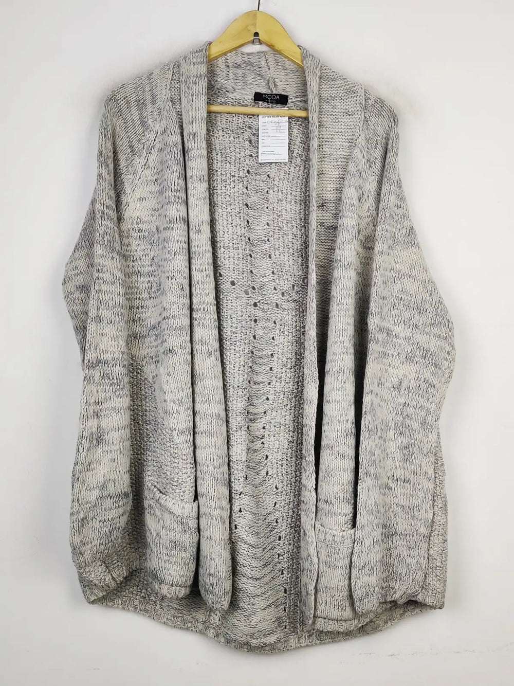 Buy online pre-used pre-loved 100% authentic & Original branded Moda (LC-5008) available in Pakistan. Top international brands avilable.