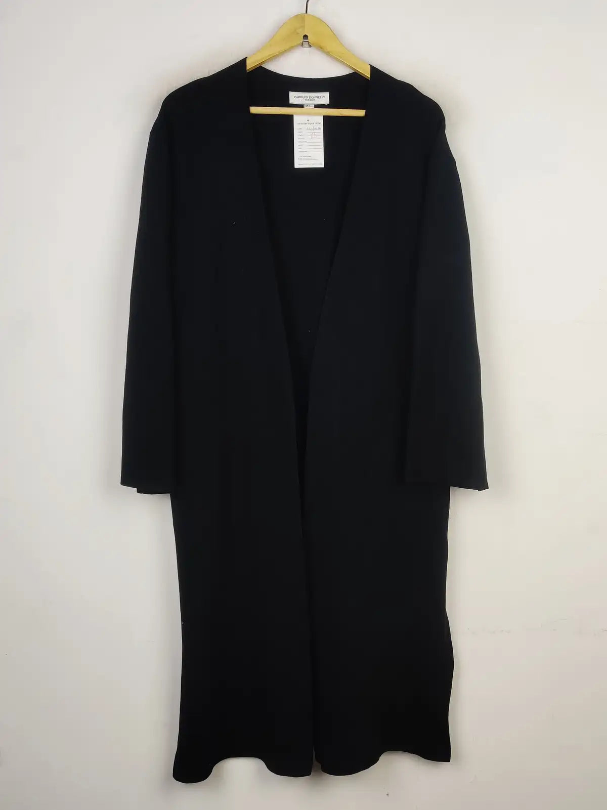 Buy online pre-used pre-loved 100% authentic & Original branded Carolyn Donnelly (LC-5026) available in Pakistan. Top international brands avilable.