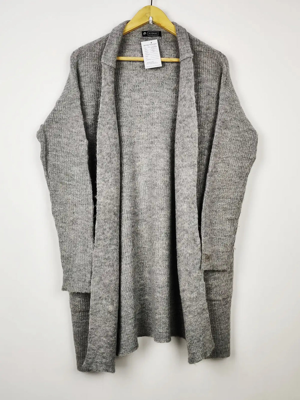 Buy online pre-used pre-loved 100% authentic & Original branded Avenue (LC-5053) available in Pakistan. Top international brands avilable.