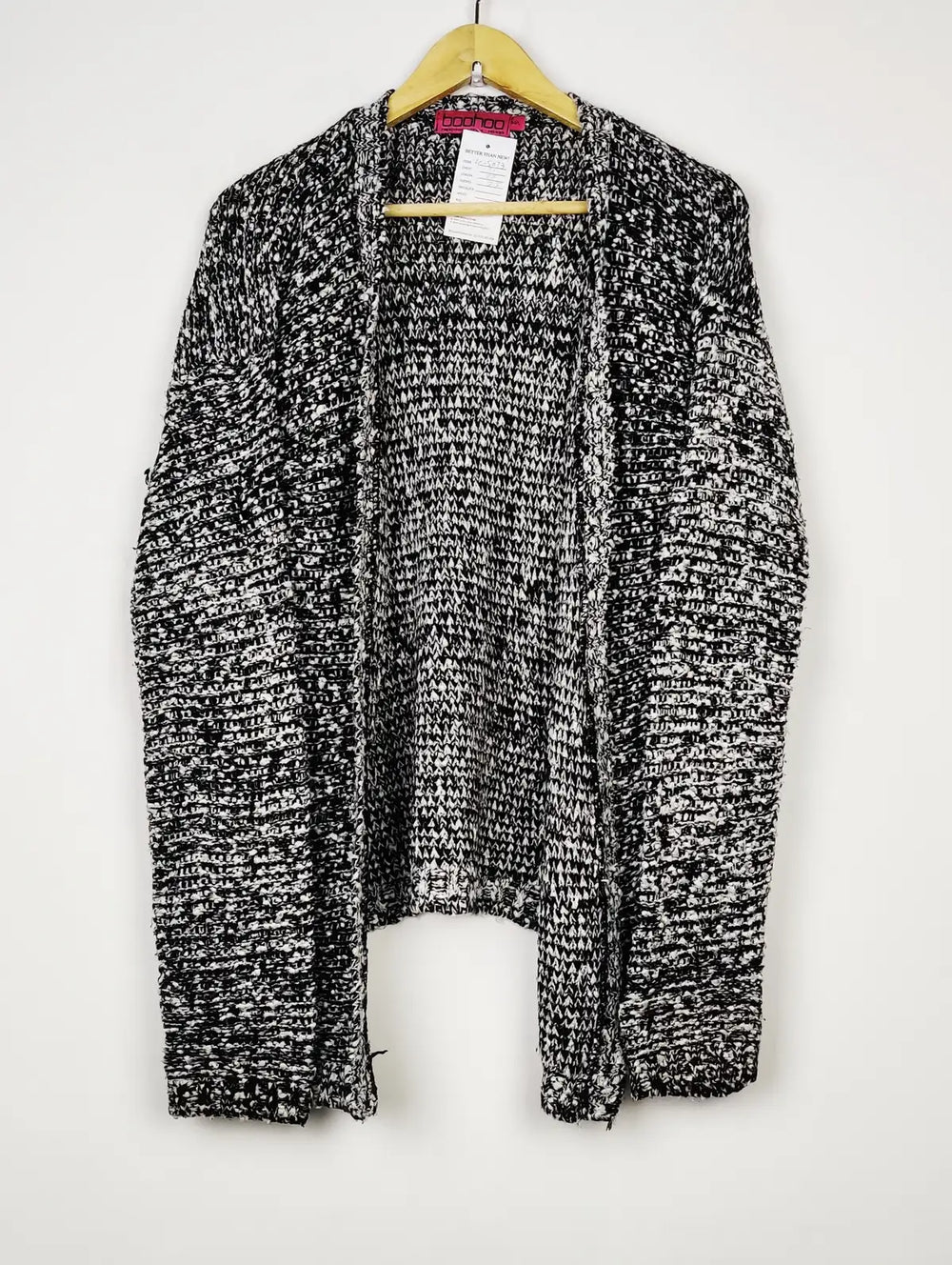 Buy online pre-used pre-loved 100% authentic & Original branded Boohoo (LC-5073) available in Pakistan. Top international brands avilable.