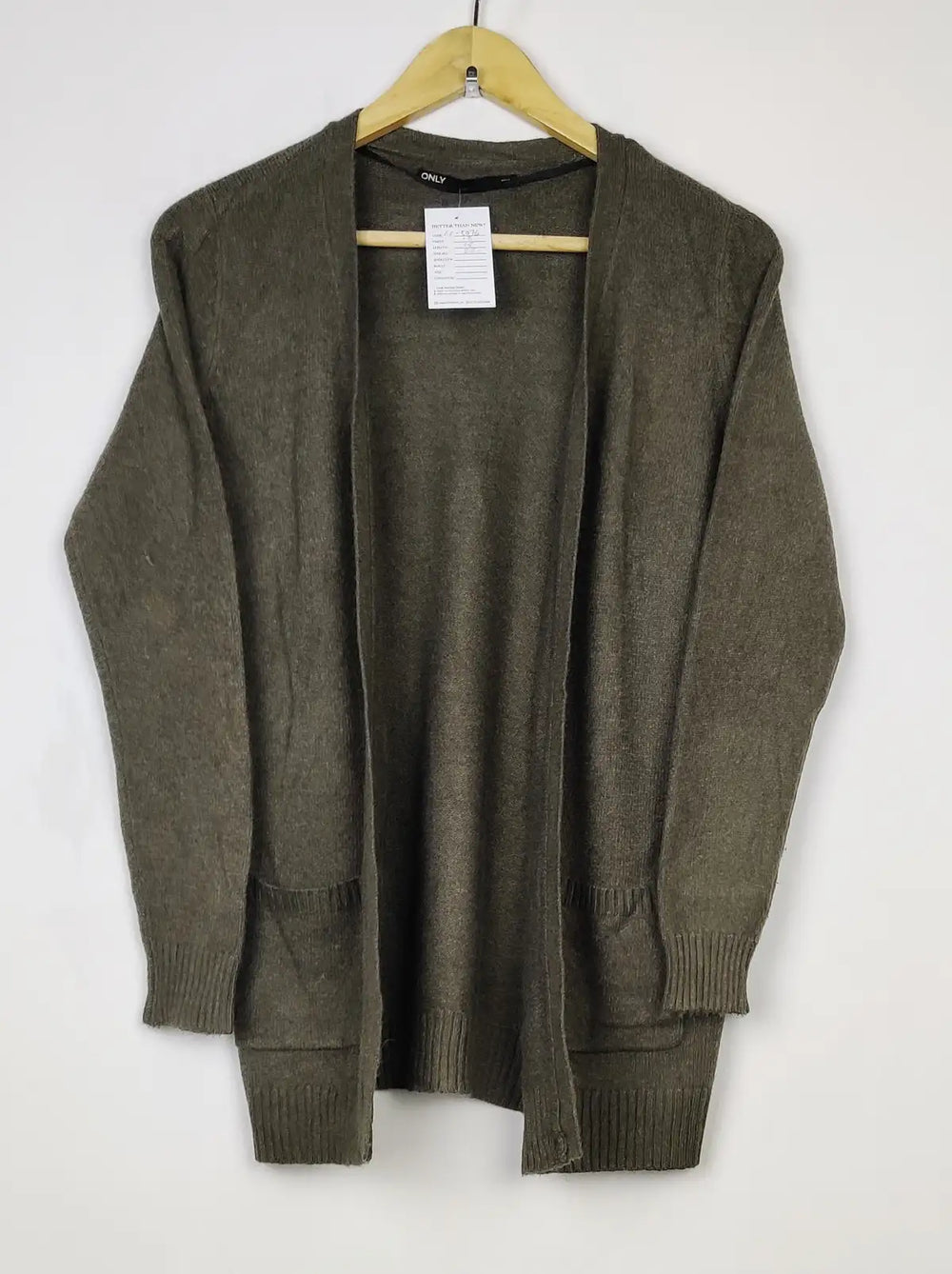 Buy online pre-used pre-loved 100% authentic & Original branded Only (LC-5076) available in Pakistan. Top international brands avilable.