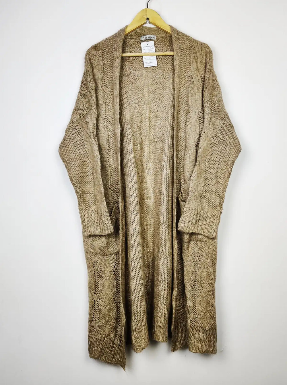 Buy online pre-used pre-loved 100% authentic & Original branded Estee Brown (LC-5081) available in Pakistan. Top international brands avilable.