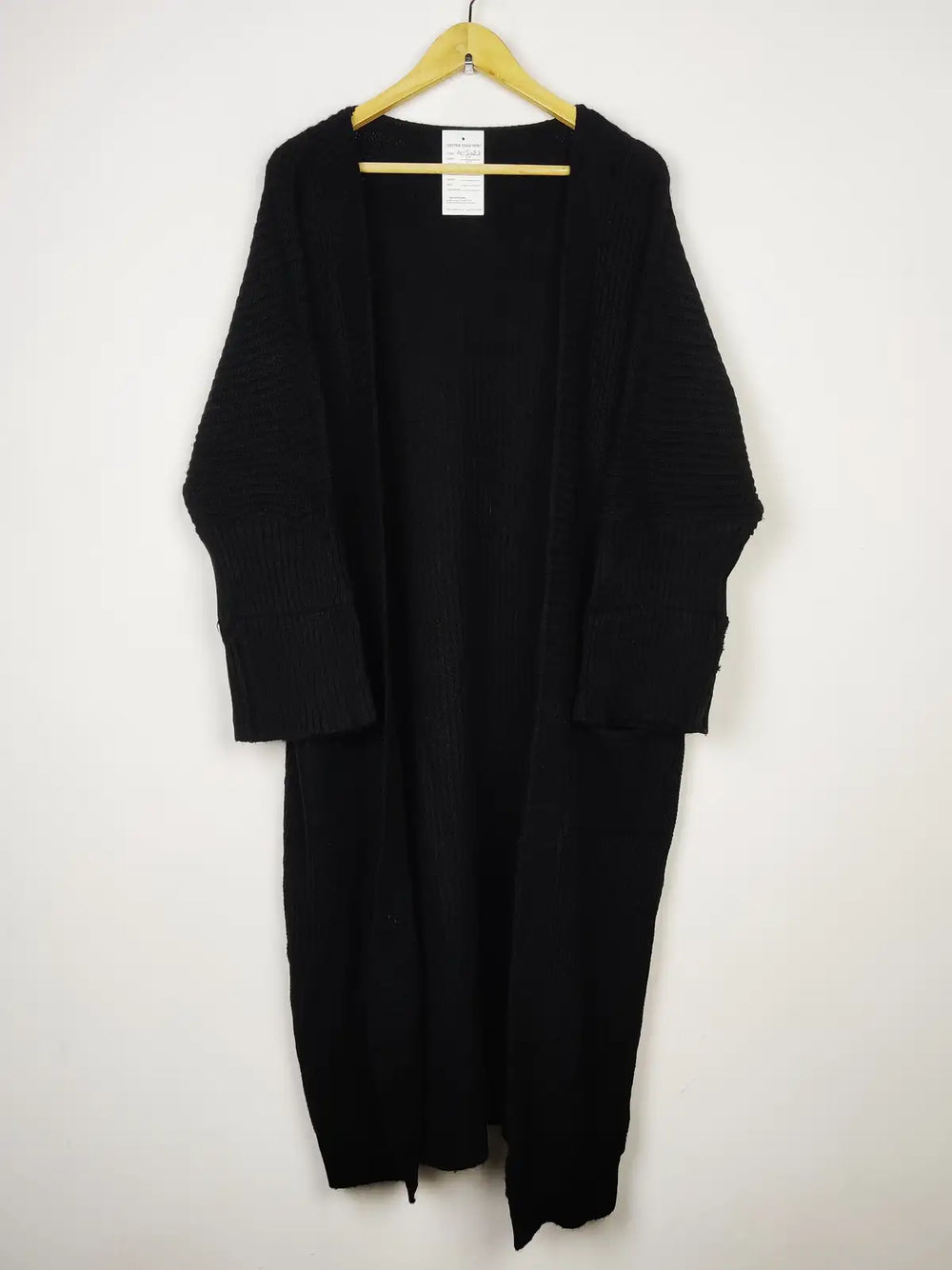 Buy online pre-used pre-loved 100% authentic & Original branded Unknown Brand (LC-5083) available in Pakistan. Top international brands avilable.