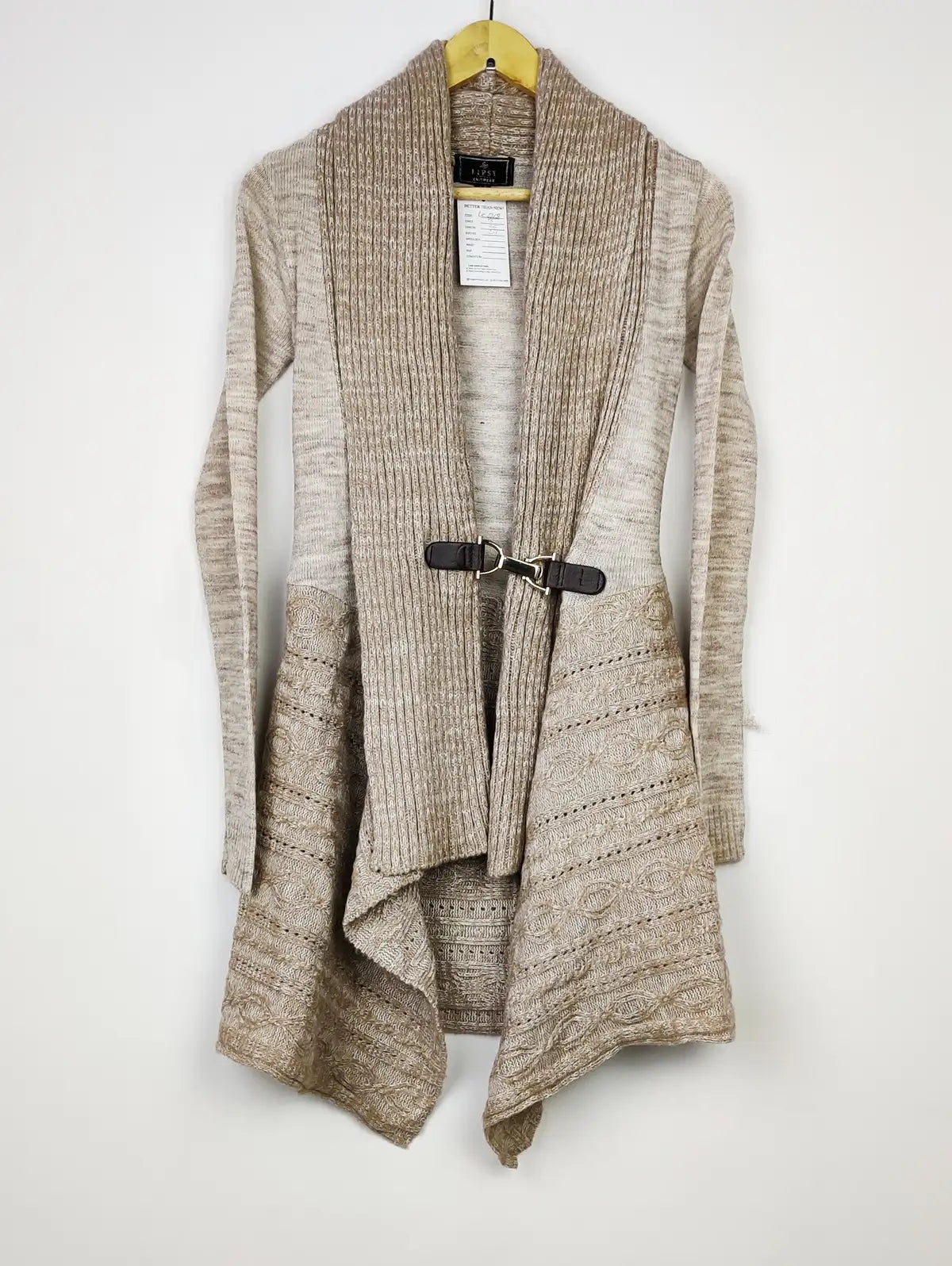 Buy online pre-used pre-loved 100% authentic & Original branded Lipsy London (LC-5168) available in Pakistan. Top international brands avilable.