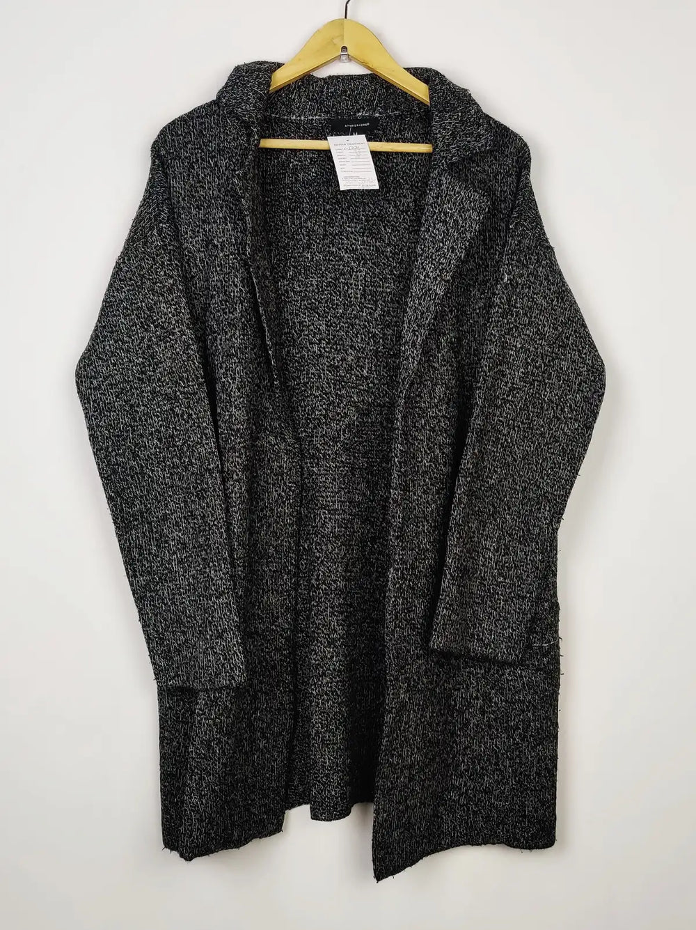 Buy online pre-used pre-loved 100% authentic & Original branded Atmosphere (LC-5221) available in Pakistan. Top international brands avilable.