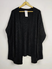 Buy online pre-used pre-loved 100% authentic & Original branded H&M (LC-5301) available in Pakistan. Top international brands avilable.