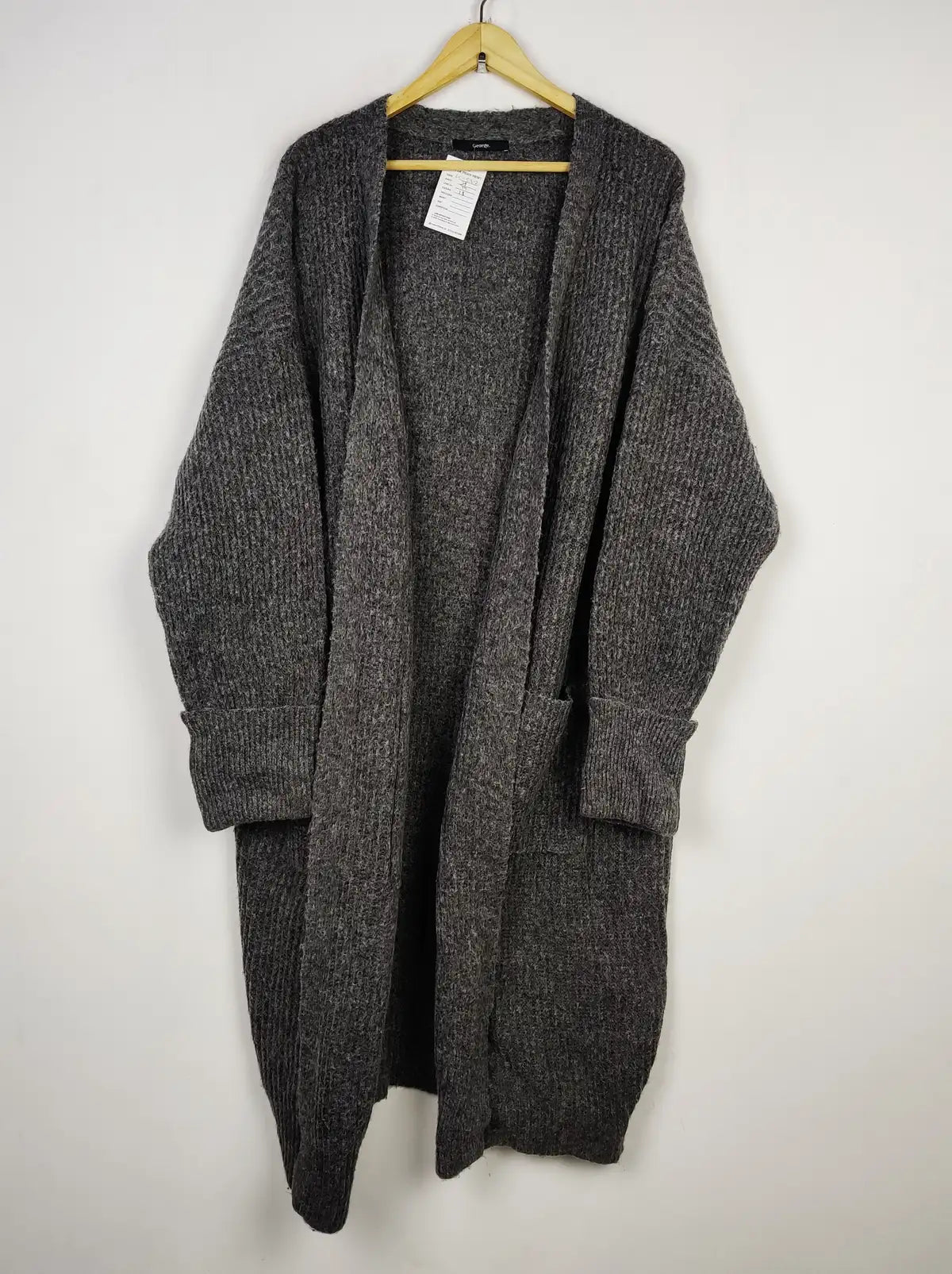 Buy online pre-used pre-loved 100% authentic & Original branded George (LC-5312) available in Pakistan. Top international brands avilable.