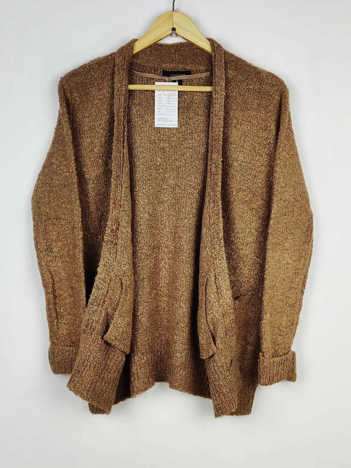 Buy online pre-used pre-loved 100% authentic & Original branded Atmosphere (LC-5349) available in Pakistan. Top international brands avilable.