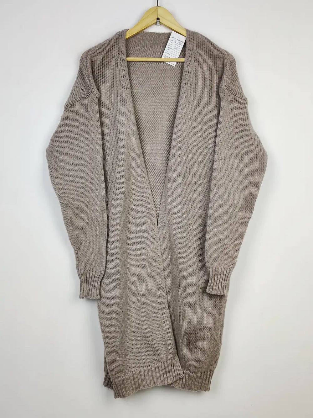 Buy online pre-used pre-loved 100% authentic & Original branded Unknown Brand (LC-5372) available in Pakistan. Top international brands avilable.