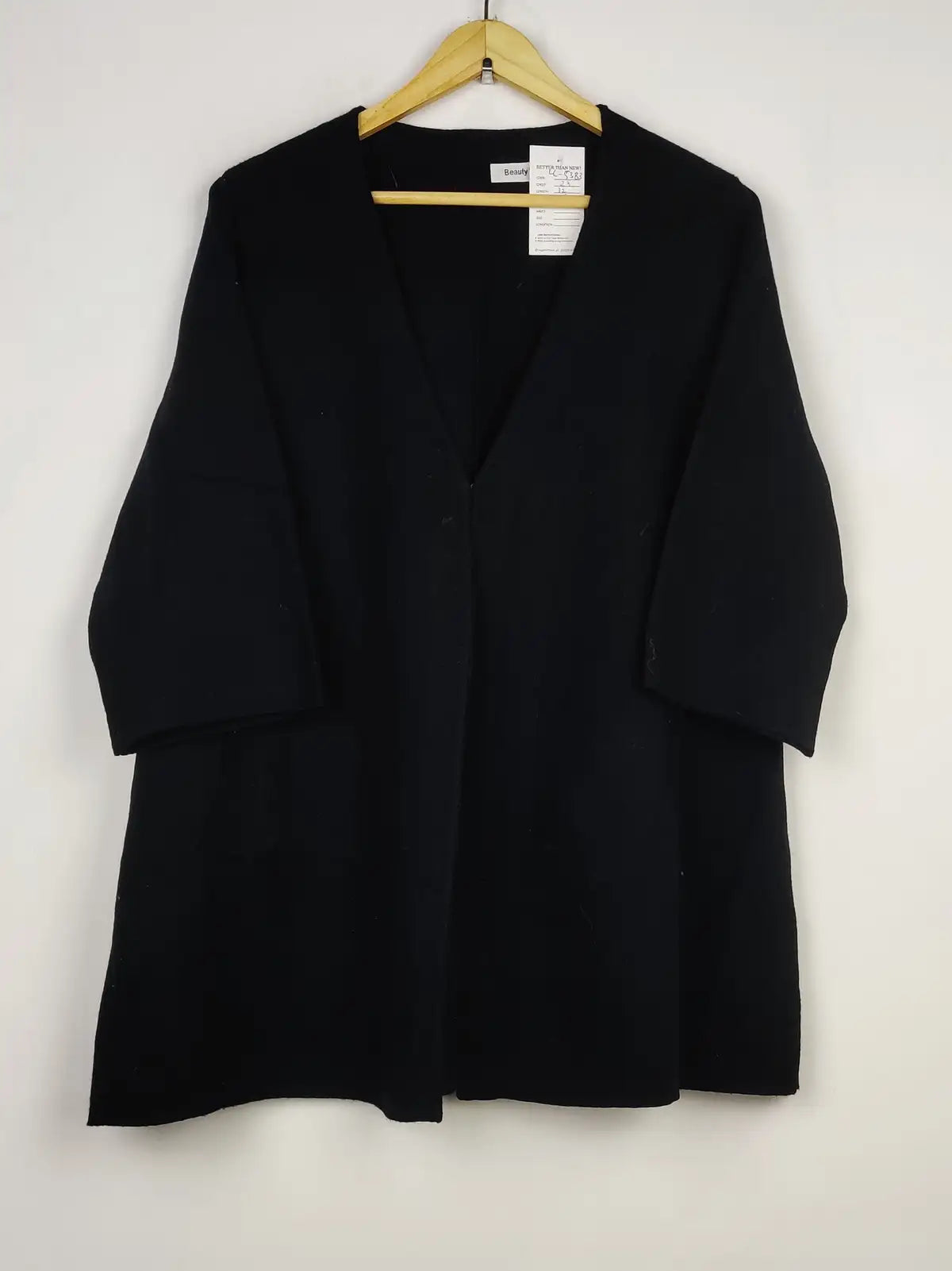 Buy online pre-used pre-loved 100% authentic & Original branded Beauty Women (LC-5383) available in Pakistan. Top international brands avilable.