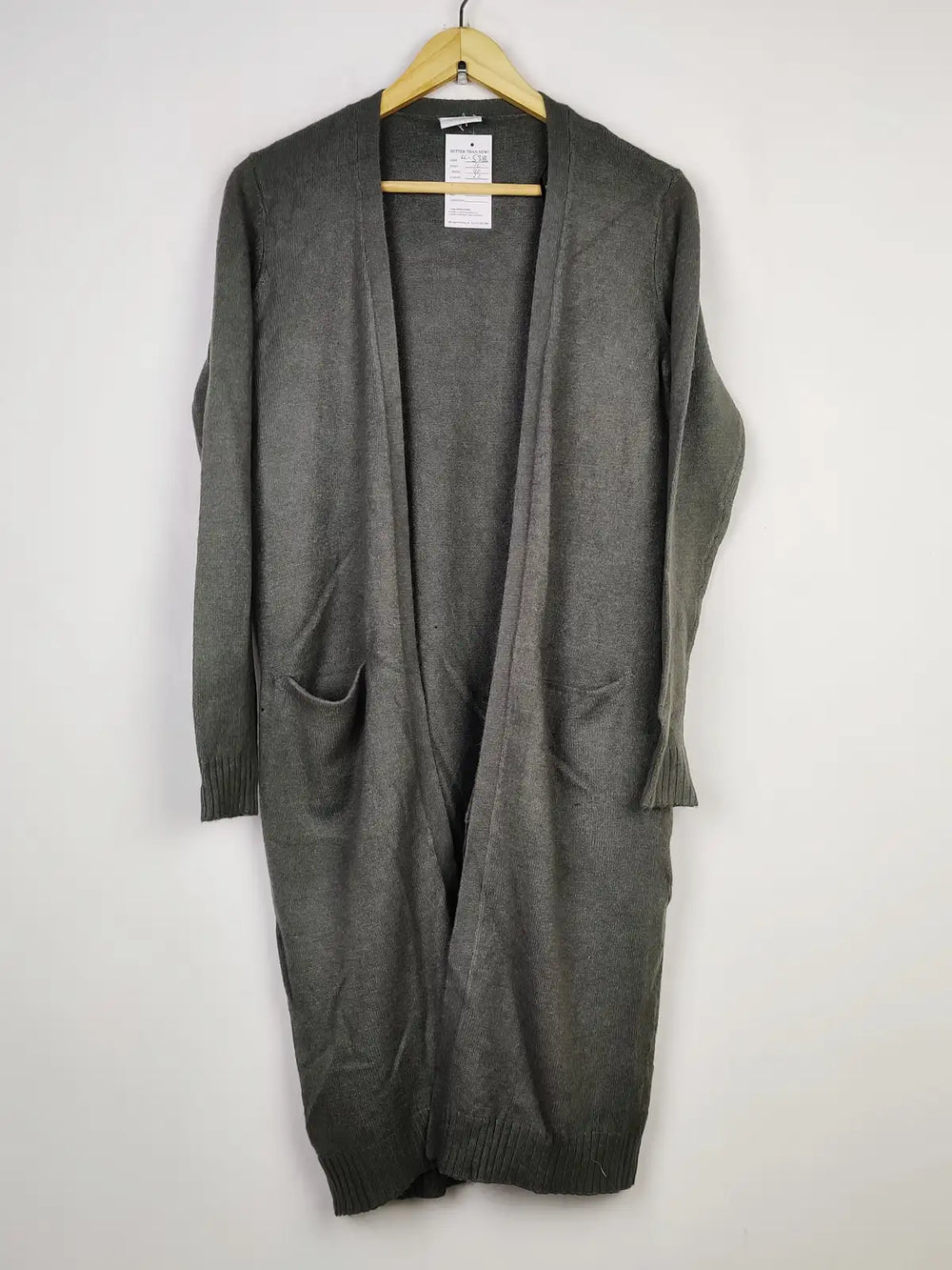 Buy online pre-used pre-loved 100% authentic & Original branded Vila (LC-5386) available in Pakistan. Top international brands avilable.