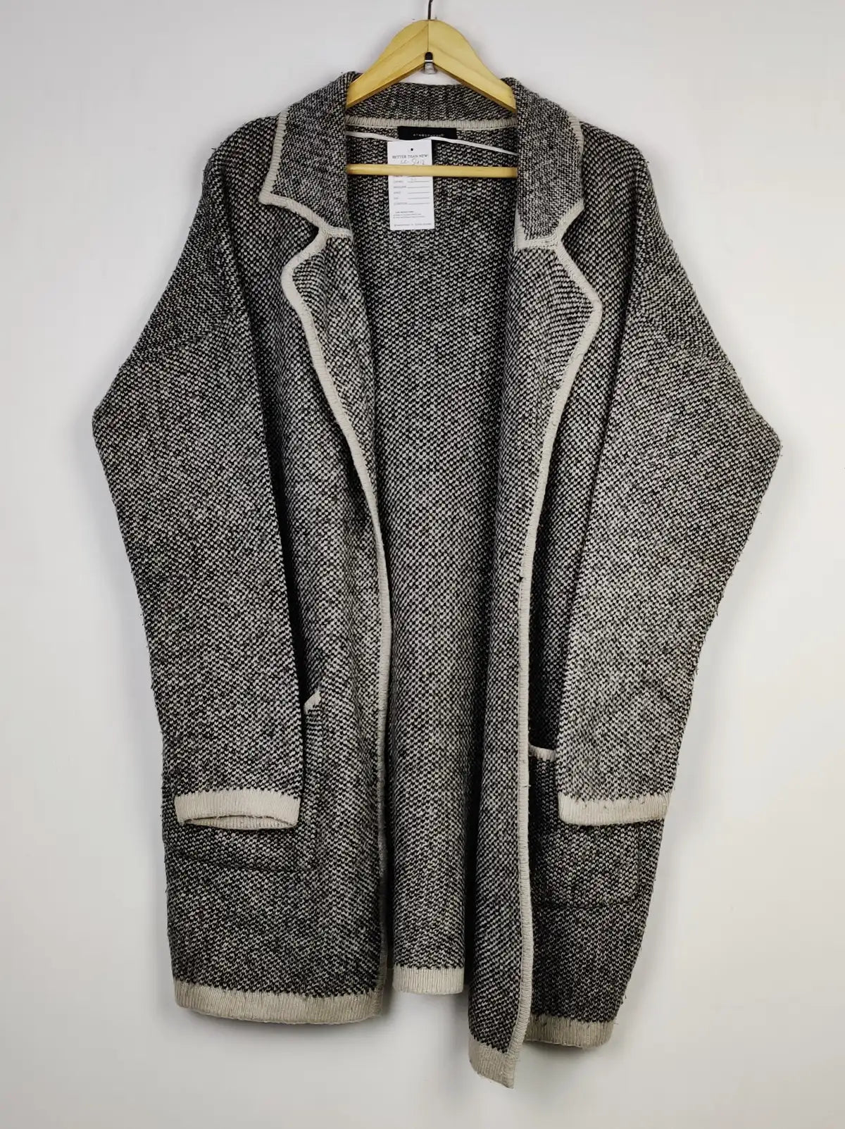 Buy online pre-used pre-loved 100% authentic & Original branded Atmosphere (LC-5412) available in Pakistan. Top international brands avilable.