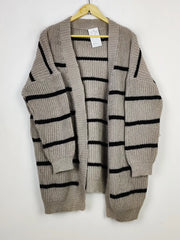 Buy online pre-used pre-loved 100% authentic & Original branded Shein (LC-5462) available in Pakistan. Top international brands avilable.