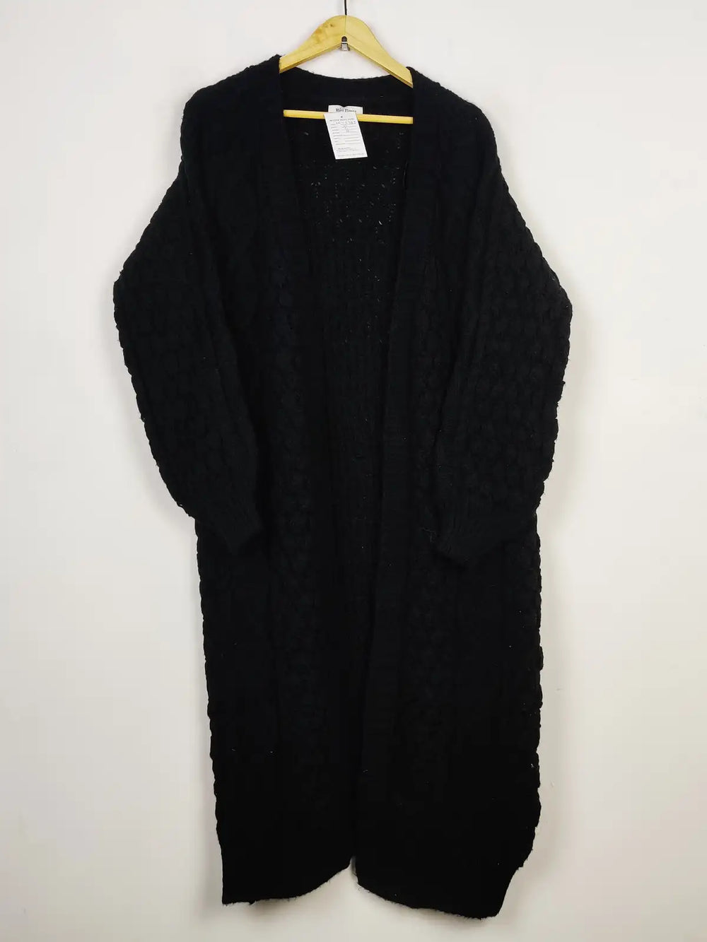 Buy online pre-used pre-loved 100% authentic & Original branded Wild Flower (LC-5463) available in Pakistan. Top international brands avilable.