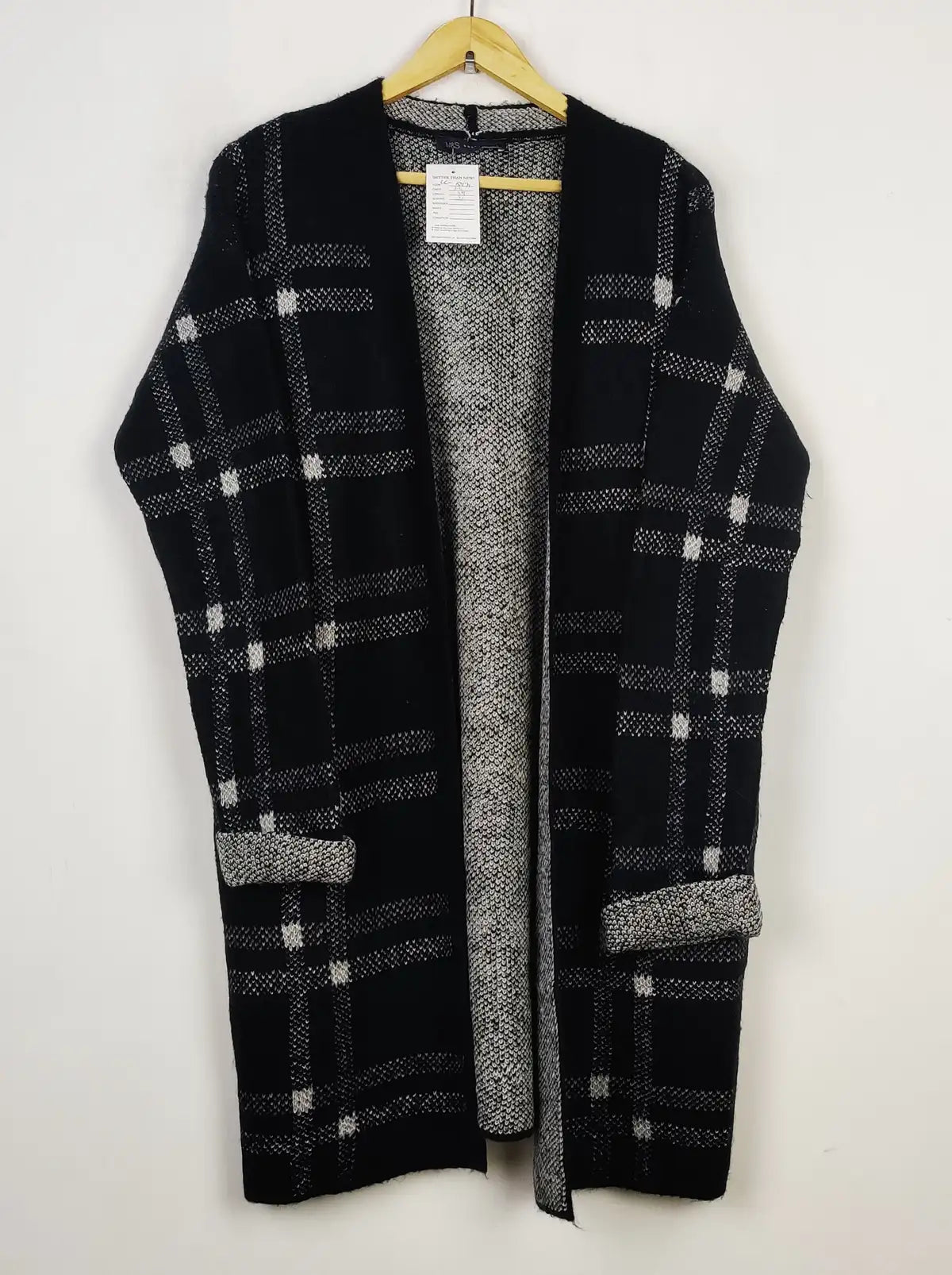 Buy online pre-used pre-loved 100% authentic & Original branded Marks & Spencer (LC-5471) available in Pakistan. Top international brands avilable.