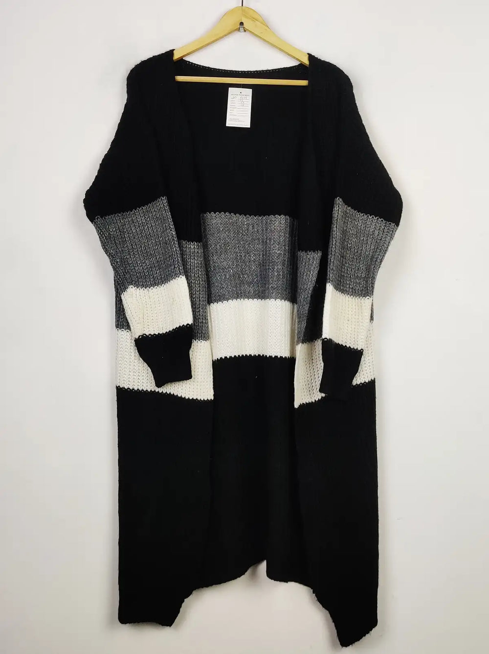 Buy online pre-used pre-loved 100% authentic & Original branded Unknown Brand (LC-5479) available in Pakistan. Top international brands avilable.