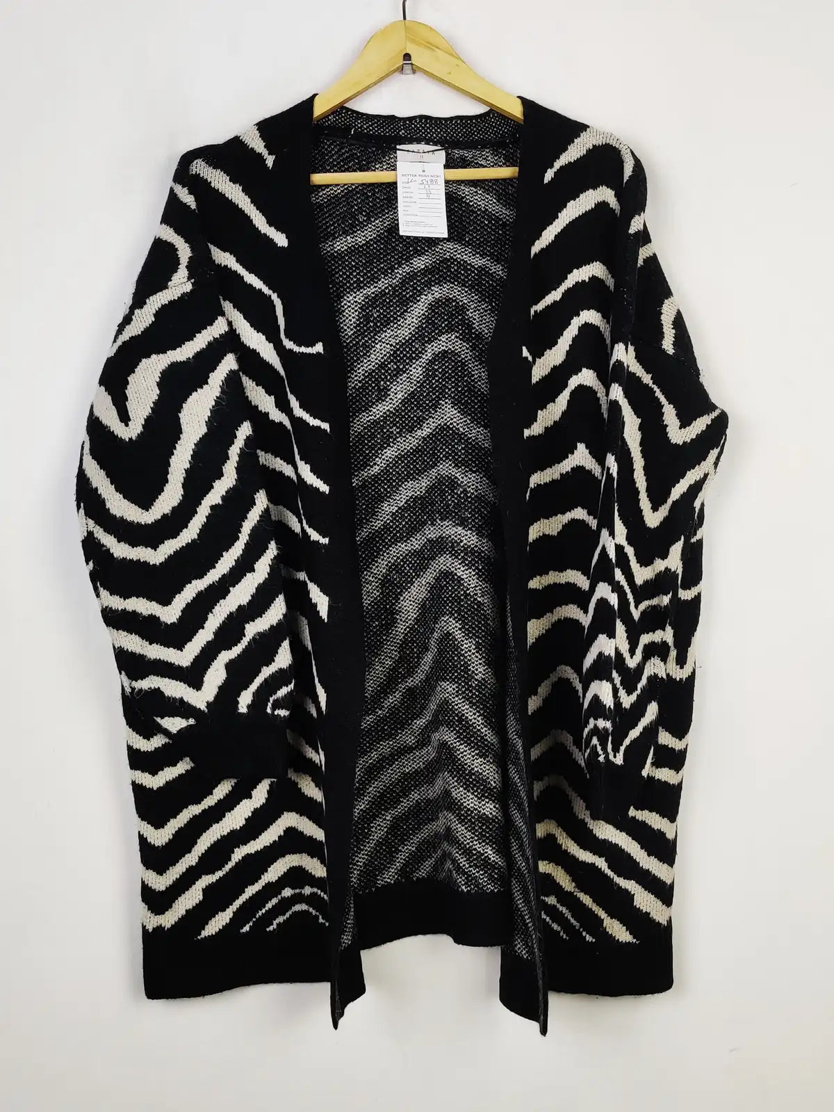 Buy online pre-used pre-loved 100% authentic & Original branded Papaya (LC-5488) available in Pakistan. Top international brands avilable.