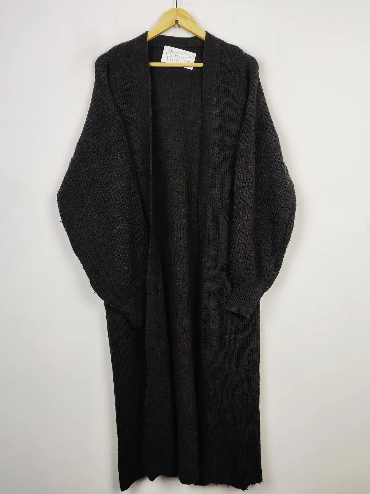 Buy online pre-used pre-loved 100% authentic & Original branded Unknown Brand (LC-5490) available in Pakistan. Top international brands avilable.