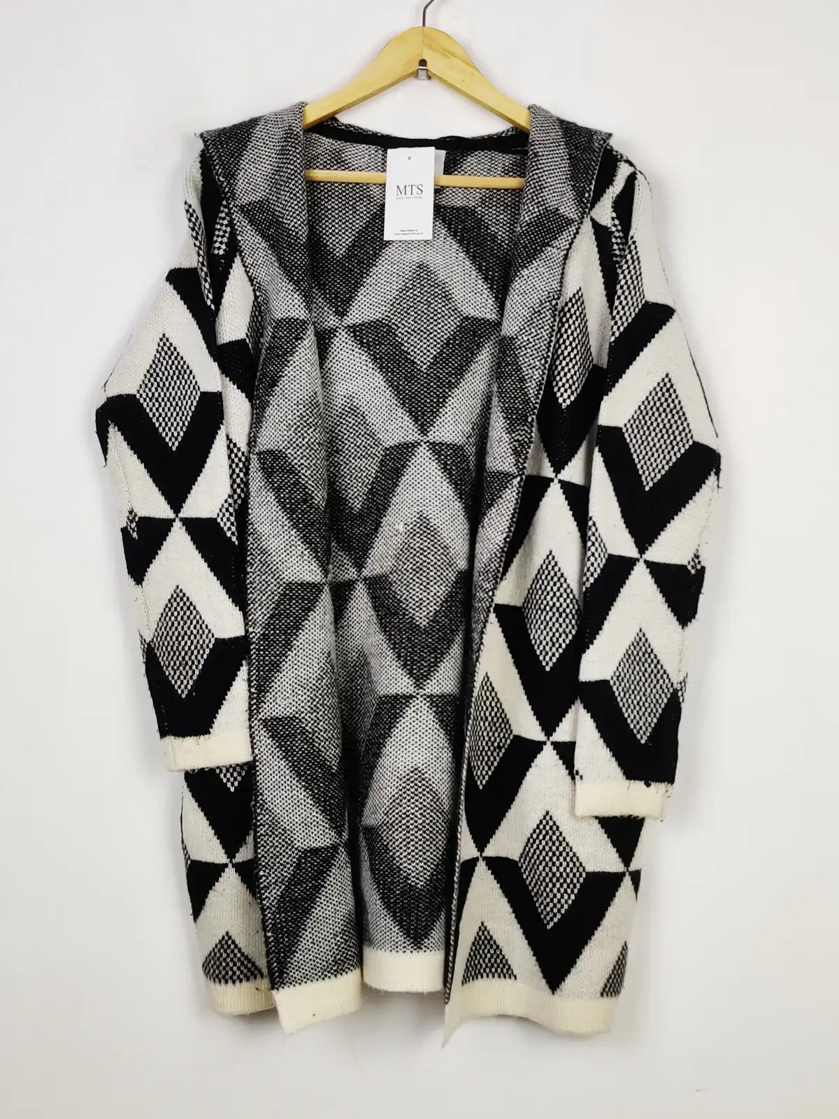 Buy online pre-used pre-loved 100% authentic & Original branded Vero Moda (LC-5497) available in Pakistan. Top international brands avilable.