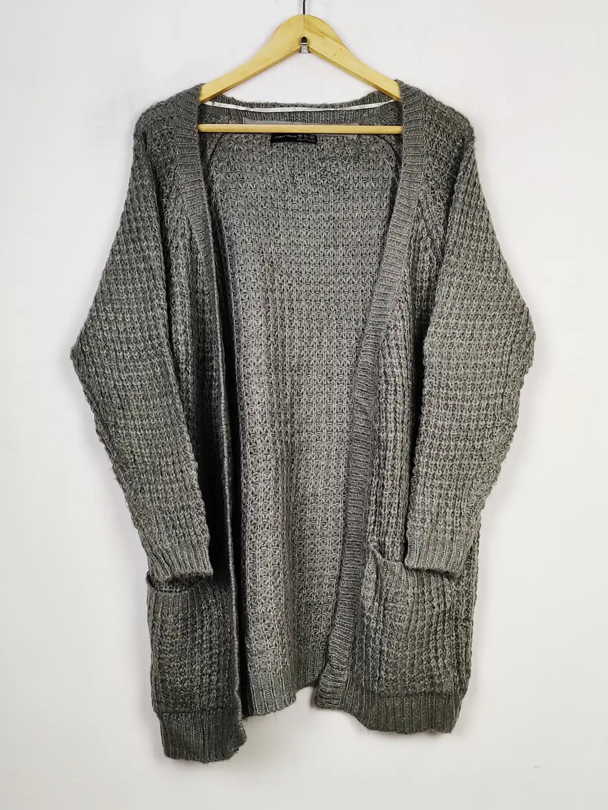 Buy online pre-used pre-loved 100% authentic & Original branded Atmosphere (LC-5499) available in Pakistan. Top international brands avilable.