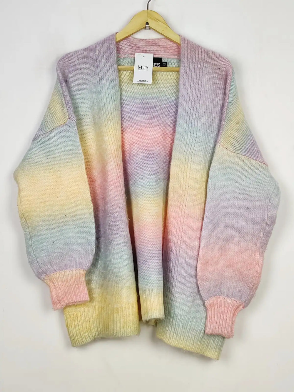 Buy online pre-used pre-loved 100% authentic & Original branded Pieces (LC-5504) available in Pakistan. Top international brands avilable.