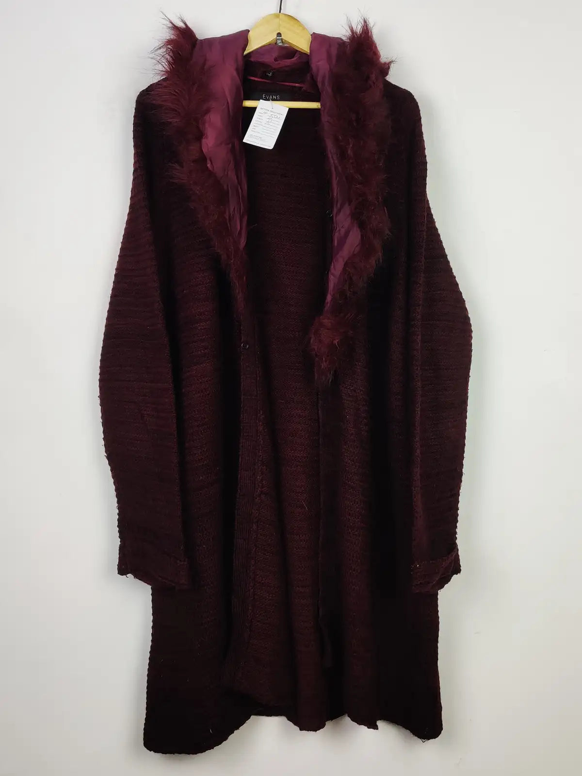 Buy online pre-used pre-loved 100% authentic & Original branded Evans (LC-5521) available in Pakistan. Top international brands avilable.