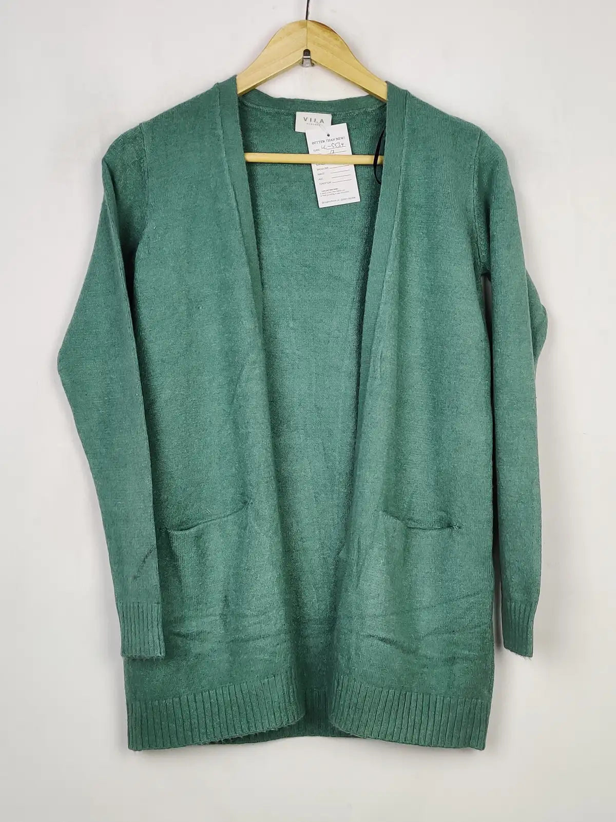 Buy online pre-used pre-loved 100% authentic & Original branded Vila (LC-5534) available in Pakistan. Top international brands avilable.