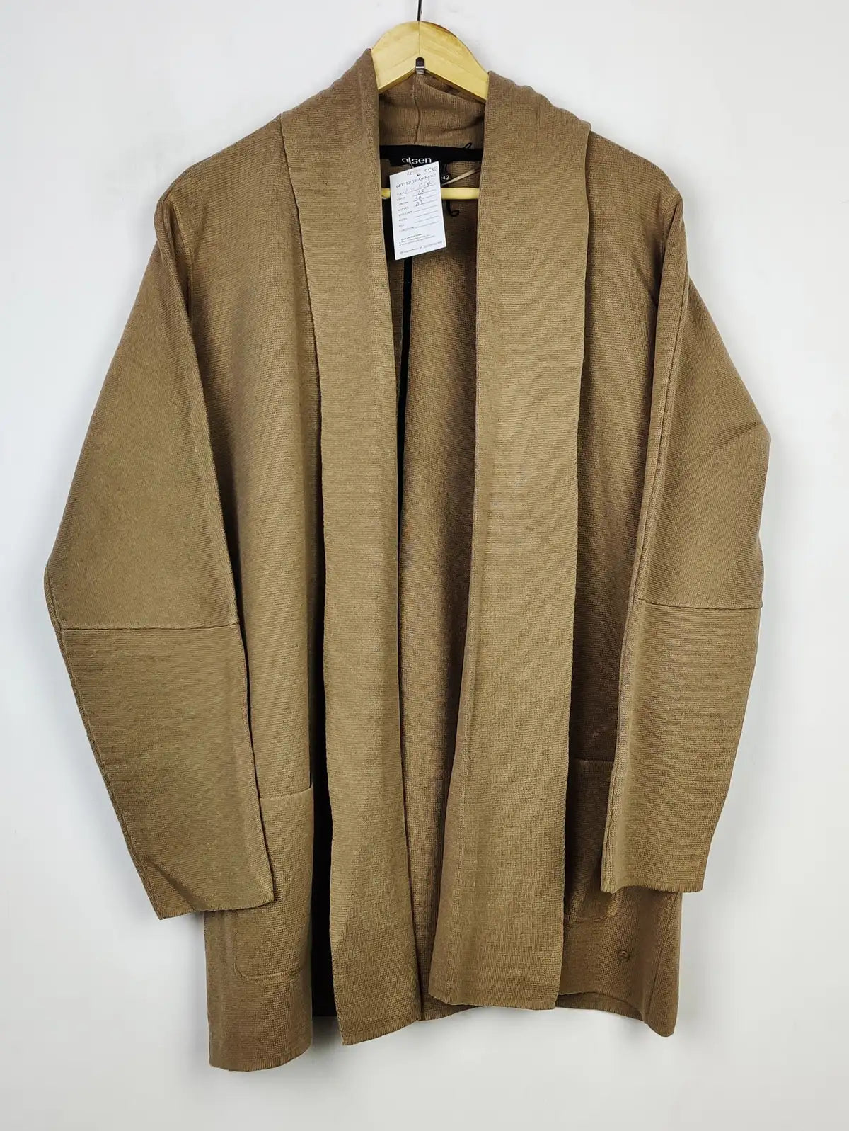 Buy online pre-used pre-loved 100% authentic & Original branded Olsen (LC-5538) available in Pakistan. Top international brands avilable.