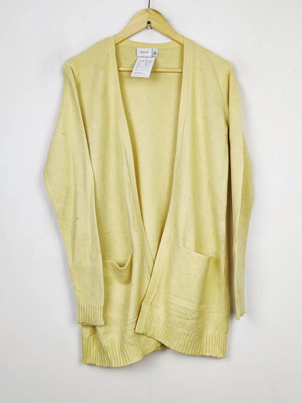 Buy online pre-used pre-loved 100% authentic & Original branded Vila (LC-5539) available in Pakistan. Top international brands avilable.