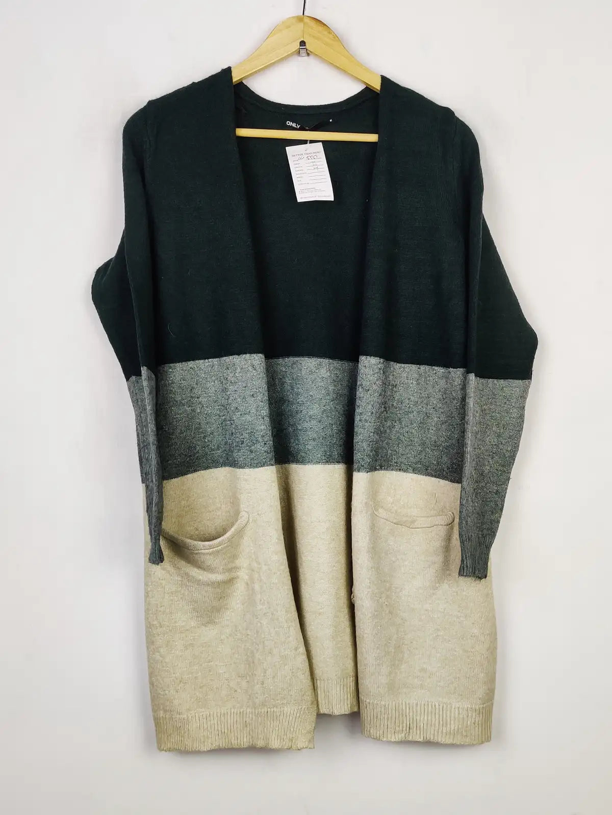 Buy online pre-used pre-loved 100% authentic & Original branded Only (LC-5551) available in Pakistan. Top international brands avilable.