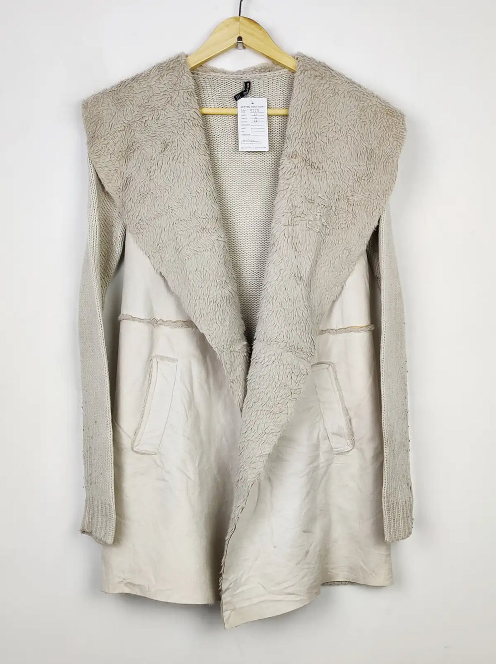 Buy online pre-used pre-loved 100% authentic & Original branded Stradivarius (LC-5558) available in Pakistan. Top international brands avilable.