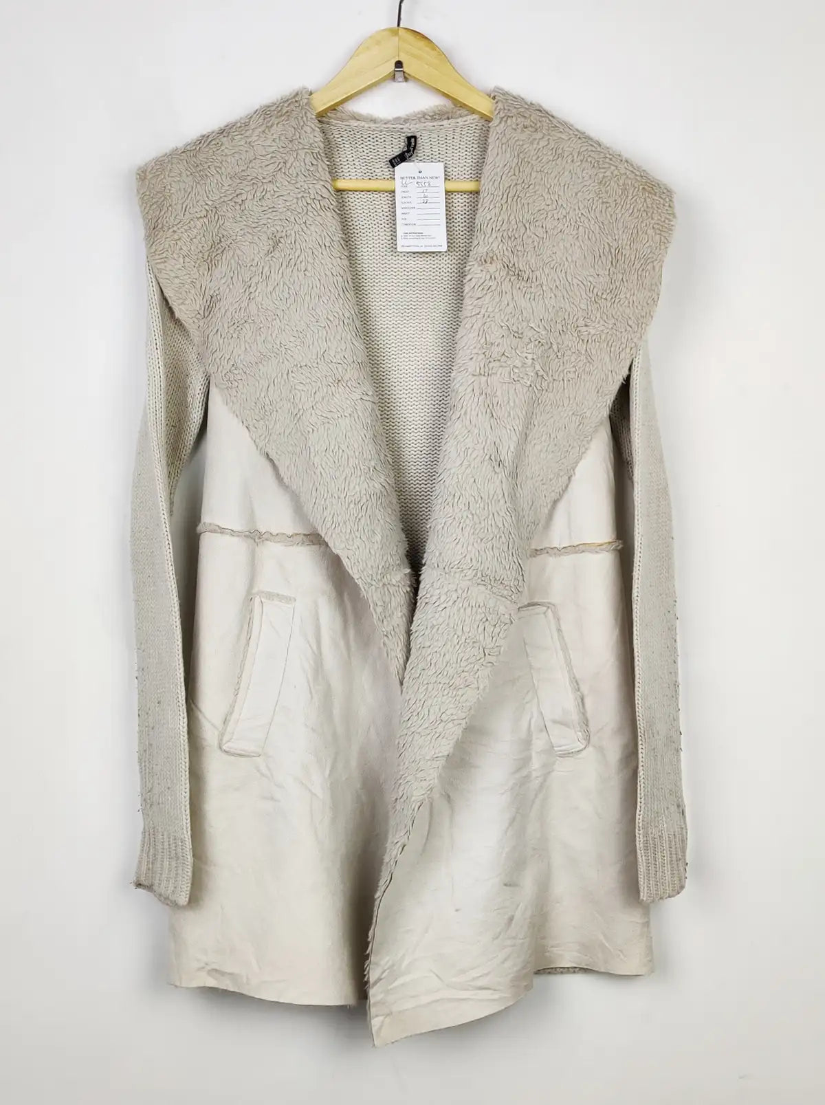 Buy online pre-used pre-loved 100% authentic & Original branded Stradivarius (LC-5558) available in Pakistan. Top international brands avilable.