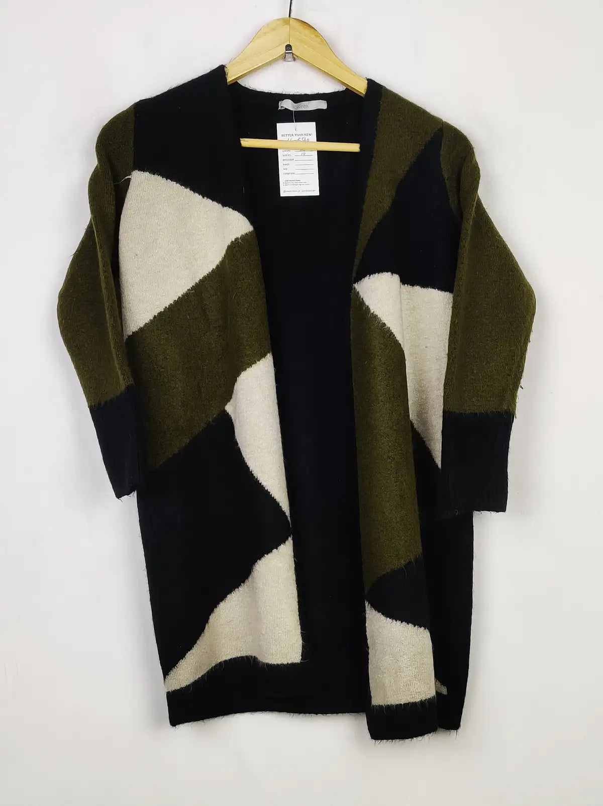 Buy online pre-used pre-loved 100% authentic & Original branded George (LC-5560) available in Pakistan. Top international brands avilable.