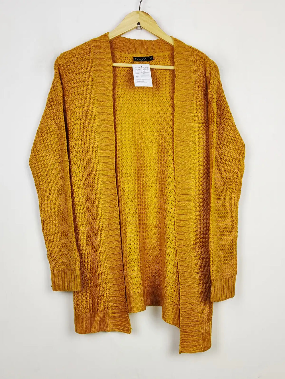 Buy online pre-used pre-loved 100% authentic & Original branded Boohoo (LC-5563) available in Pakistan. Top international brands avilable.