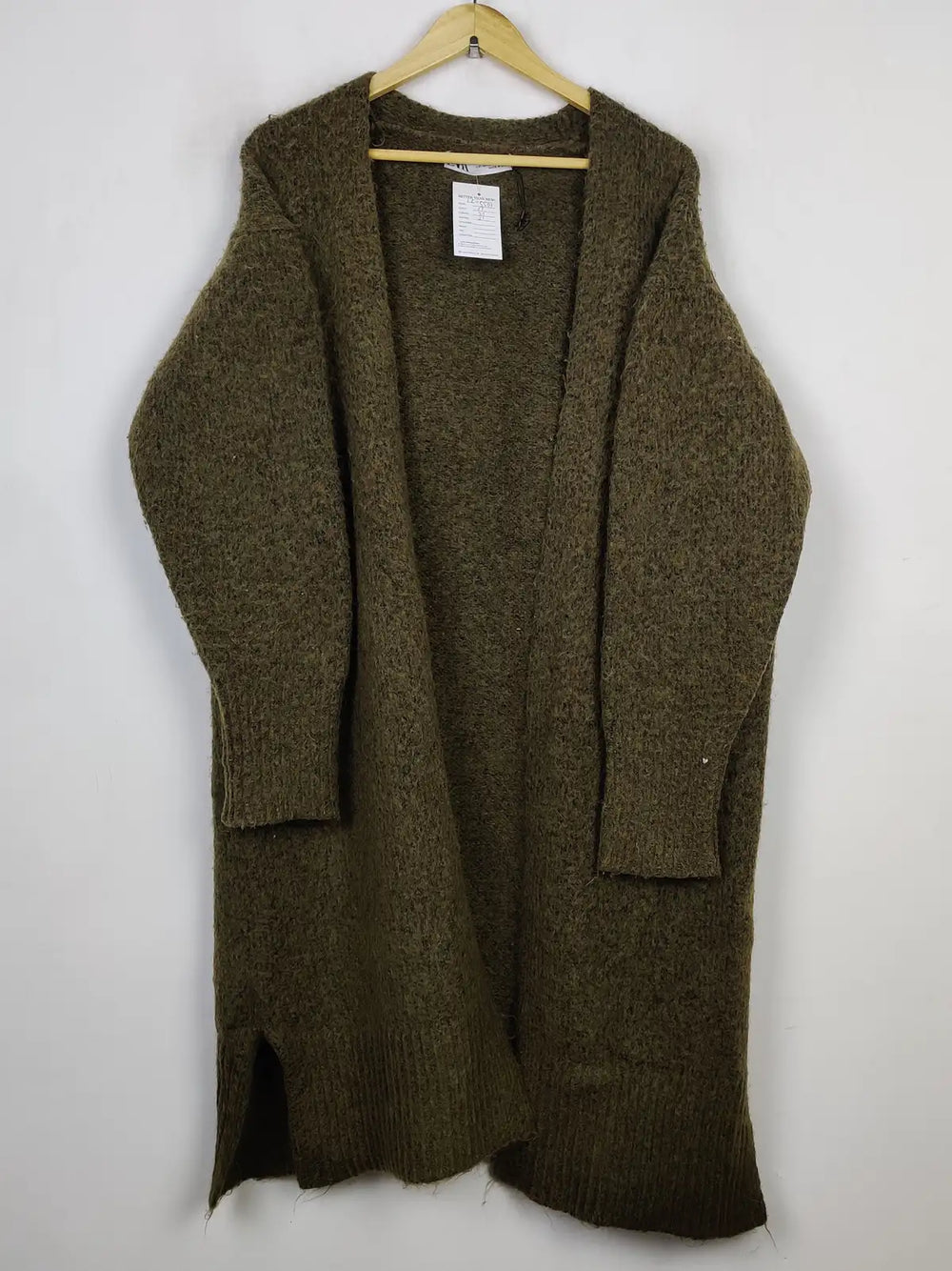 Buy online pre-used pre-loved 100% authentic & Original branded Zara (LC-5569) available in Pakistan. Top international brands avilable.