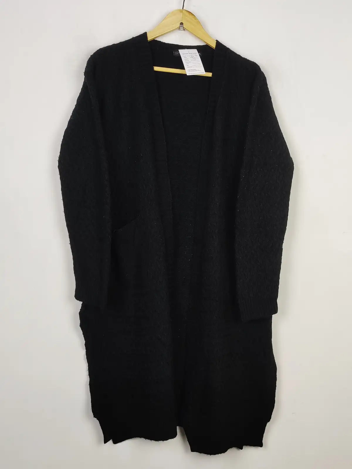 Buy online pre-used pre-loved 100% authentic & Original branded Sapphire (LC-5574) available in Pakistan. Top international brands avilable.