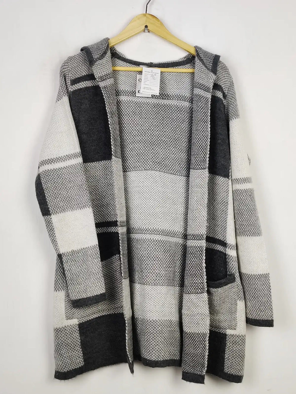 Buy online pre-used pre-loved 100% authentic & Original branded Red Herring (LC-5578) available in Pakistan. Top international brands avilable.