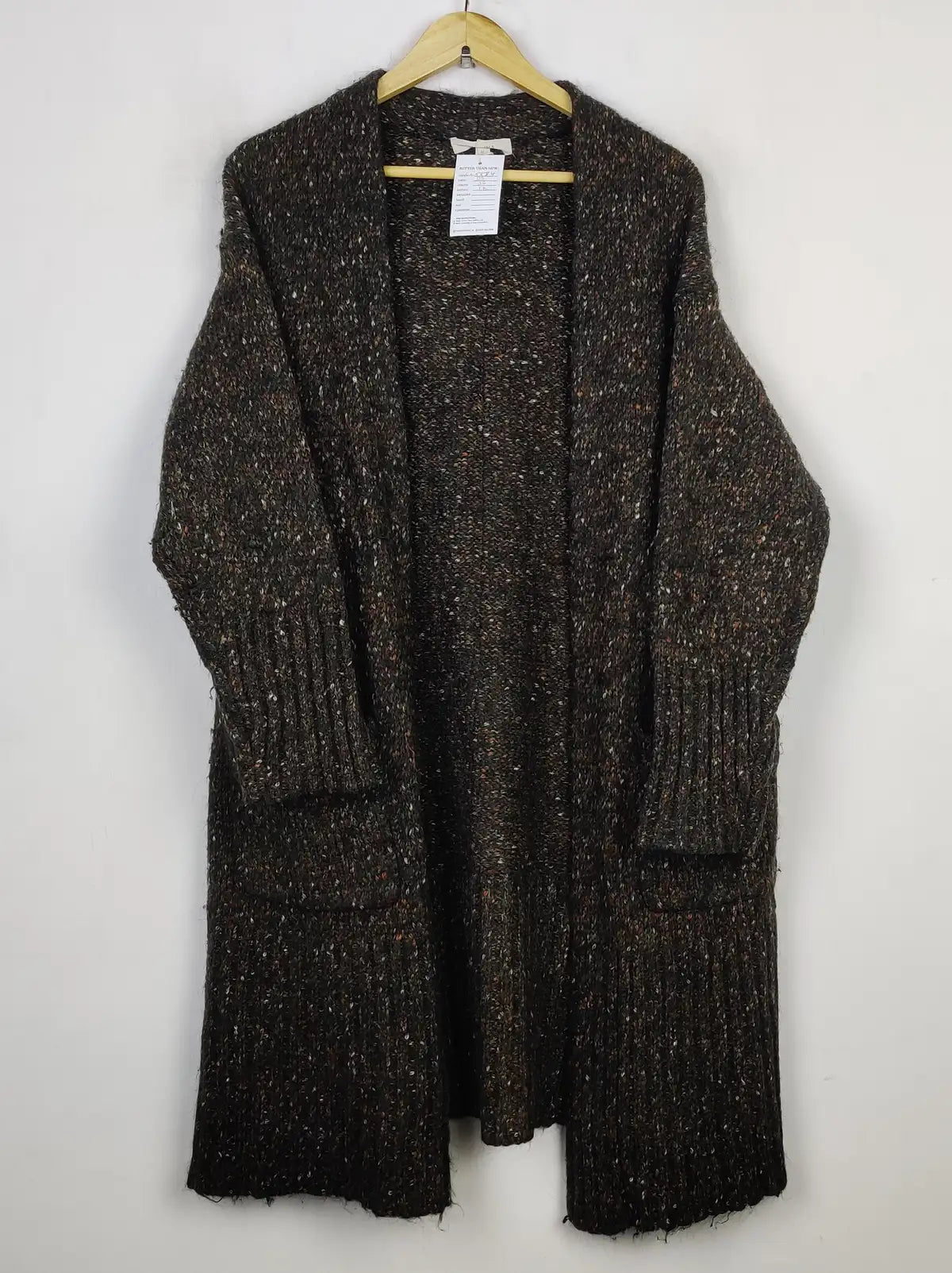 Buy online pre-used pre-loved 100% authentic & Original branded Marks & Spencer (LC-5584) available in Pakistan. Top international brands avilable.