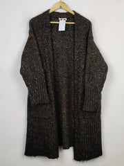 Buy online pre-used pre-loved 100% authentic & Original branded Marks & Spencer (LC-5584) available in Pakistan. Top international brands avilable.