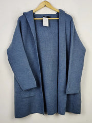 Buy online pre-used pre-loved 100% authentic & Original branded Yida (LC-5586) available in Pakistan. Top international brands avilable.