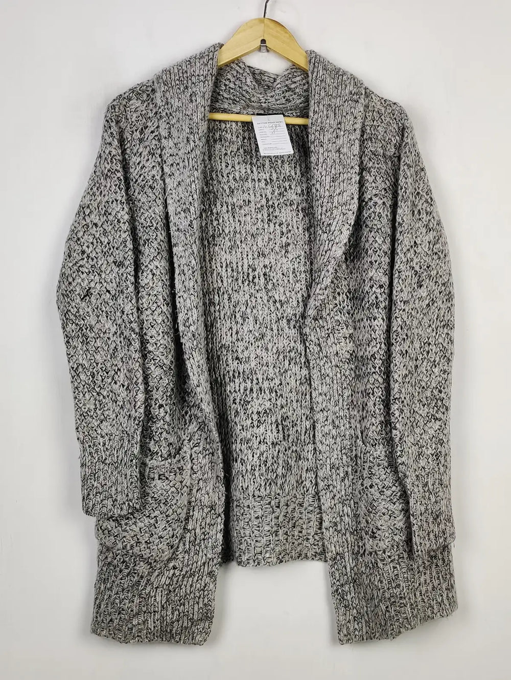 Buy online pre-used pre-loved 100% authentic & Original branded F&F (LC-5588) available in Pakistan. Top international brands avilable.