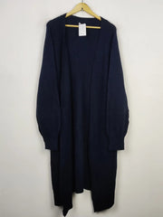 Buy online pre-used pre-loved 100% authentic & Original branded Wallis (LC-5597) available in Pakistan. Top international brands avilable.