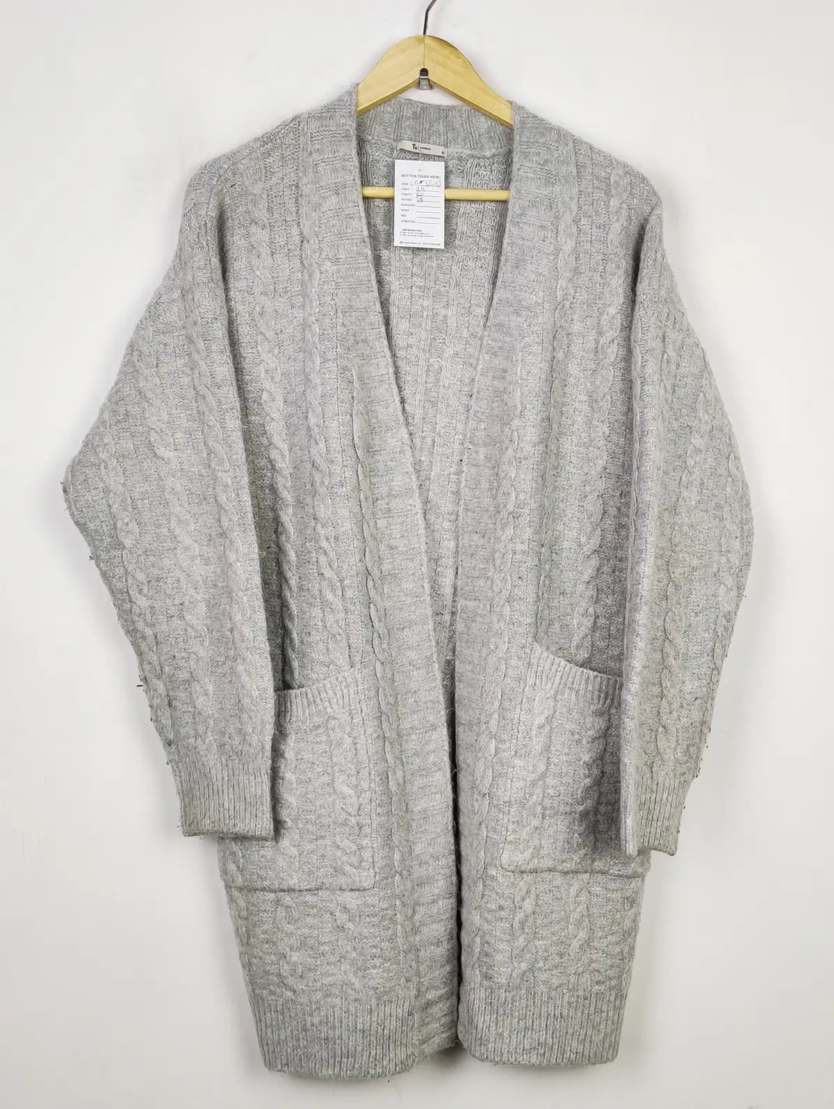 Buy online pre-used pre-loved 100% authentic & Original branded Tu (LC-5602) available in Pakistan. Top international brands avilable.