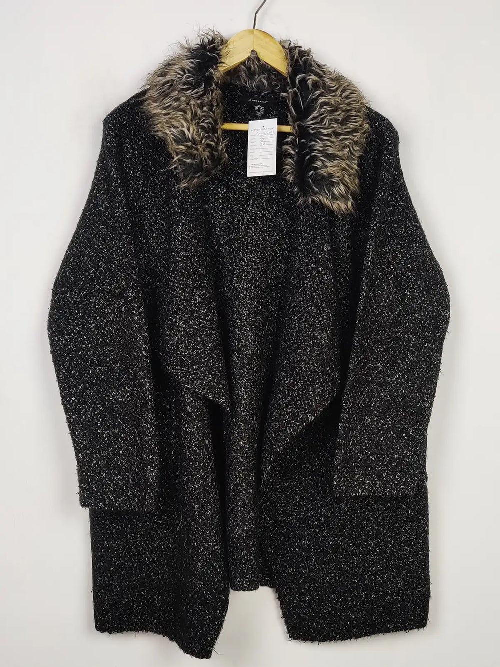 Buy online pre-used pre-loved 100% authentic & Original branded Atmosphere (LC-5604) available in Pakistan. Top international brands avilable.