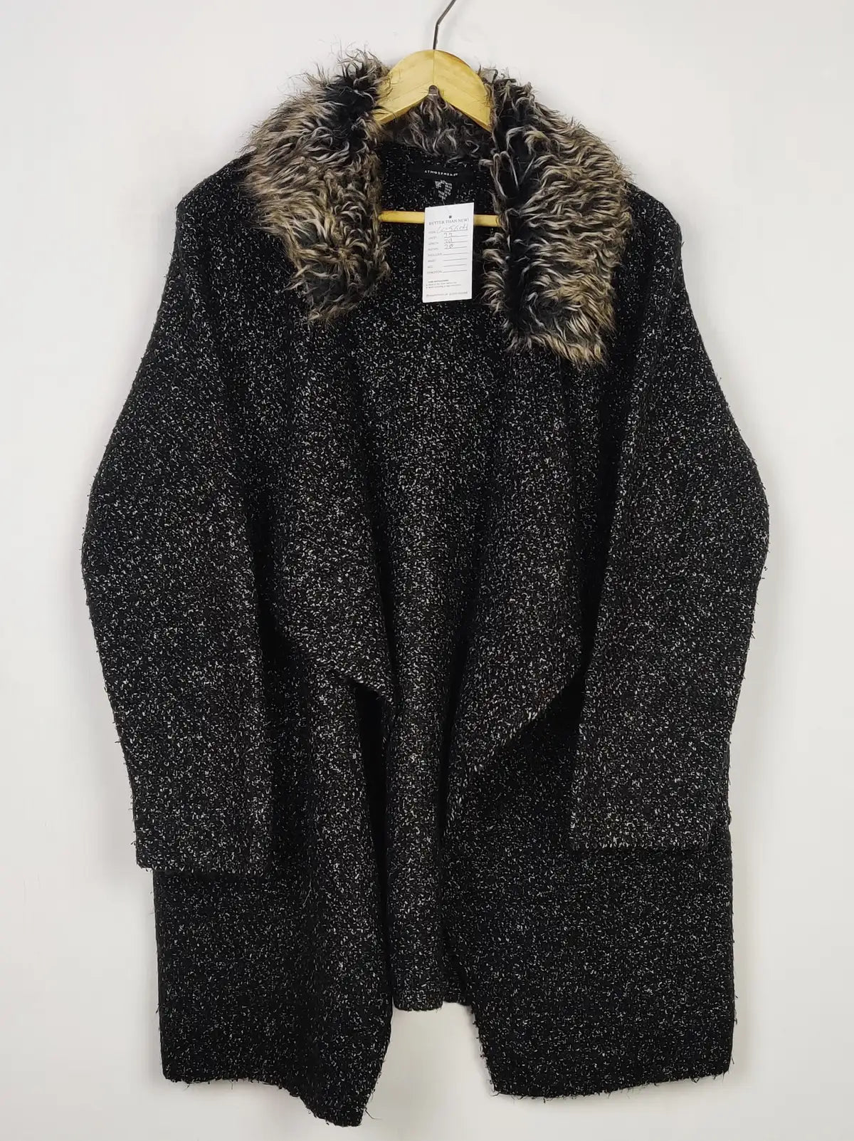 Buy online pre-used pre-loved 100% authentic & Original branded Atmosphere (LC-5604) available in Pakistan. Top international brands avilable.