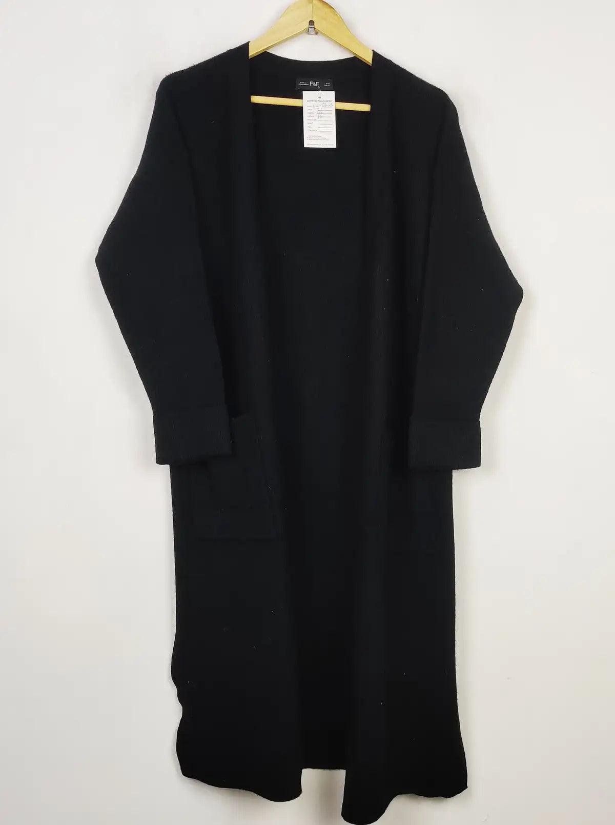 Buy online pre-used pre-loved 100% authentic & Original branded F&F (LC-5608) available in Pakistan. Top international brands avilable.