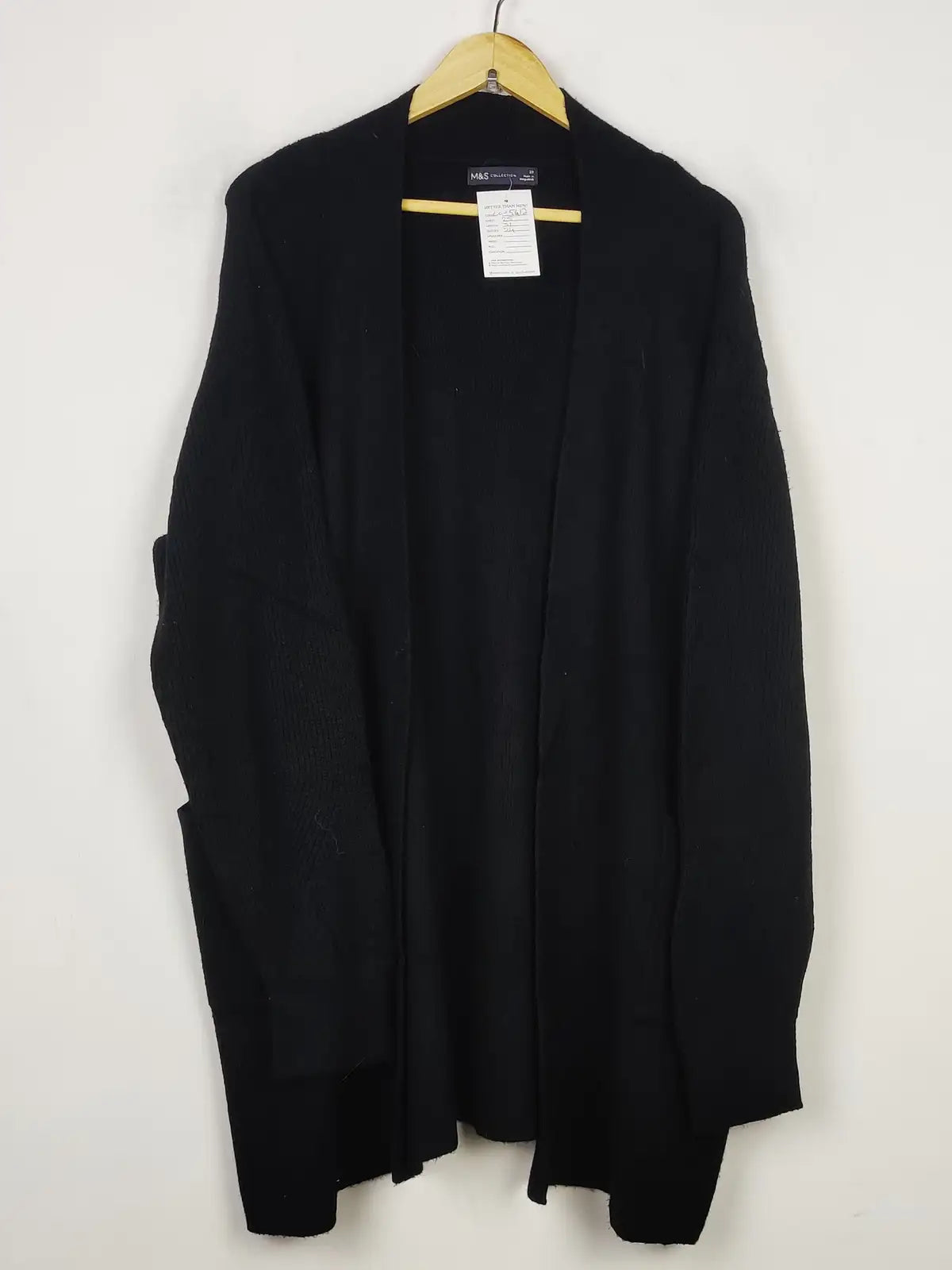 Buy online pre-used pre-loved 100% authentic & Original branded Marks & Spencer (LC-5612) available in Pakistan. Top international brands avilable.